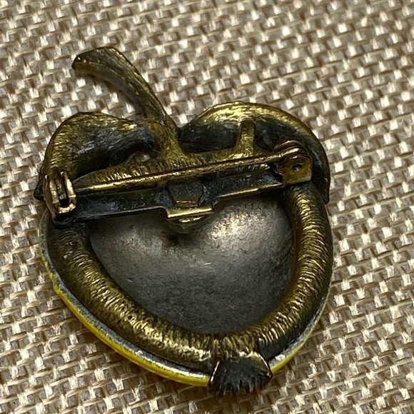 Vintage Yellow Apple Enamel Brooch Pin Anyique Gold Tone Leaves Estate - Picture 3 of 8